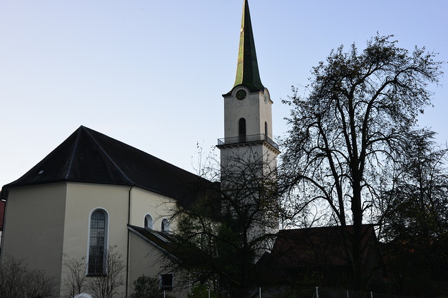 Friedhofswanderung Hohenems - Stadtfriedhof, J?discher Friedhof, Islamischer FriedhofJohannes Reis, Pfarrer Meier, Doris Banzer, Bestatter Ali